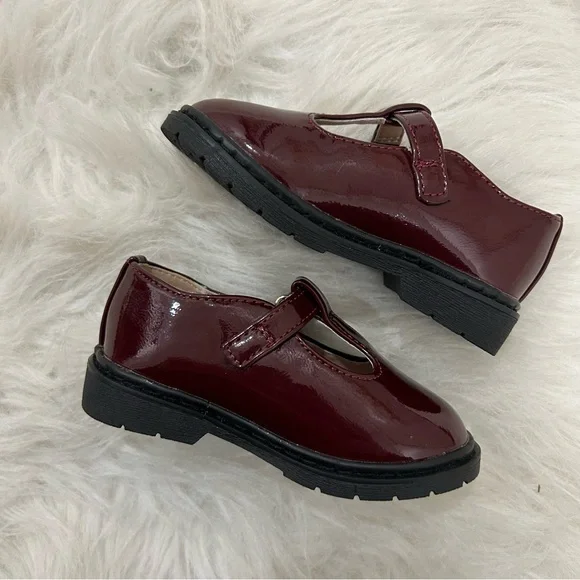 The Children’s Place Burgundy Patent Mary Jane Shoes | Toddler Girl 5 - Picture 6 of 9